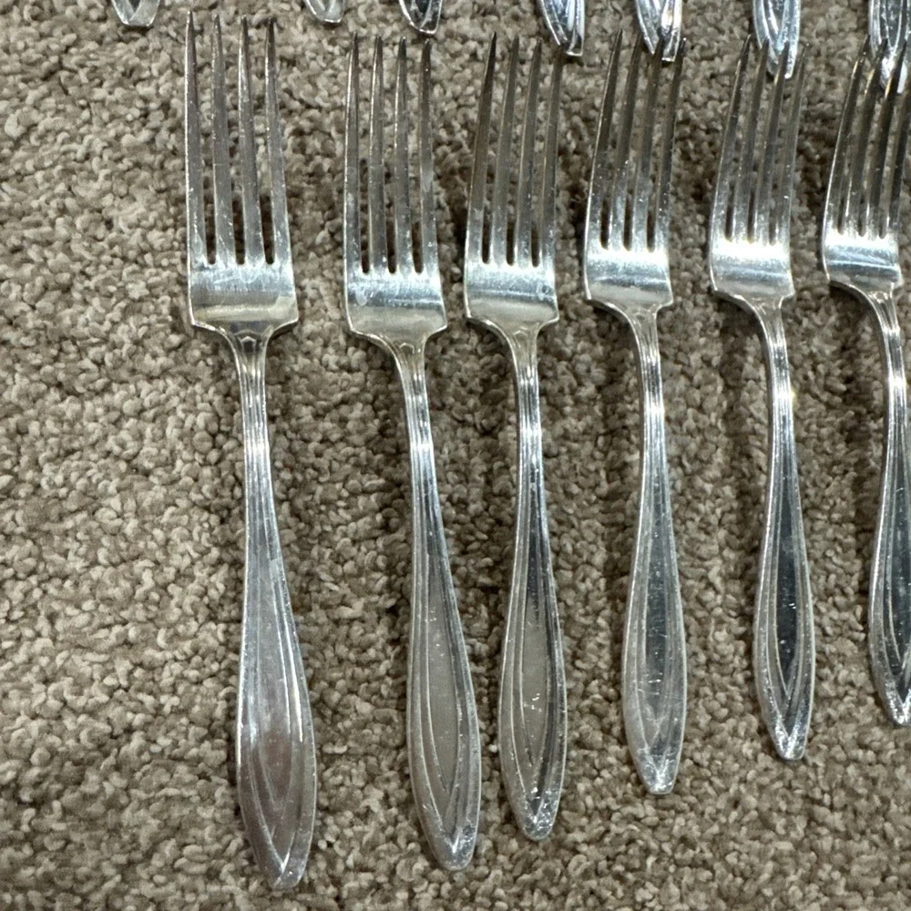 1847 Rogers Bros Silhouette Flatware Silverware Fork Spoon Soup Service For 8
